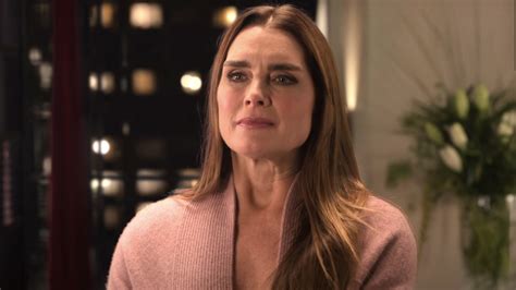 Brooke Shields Opens Up About Her Mom Having Her Pose。